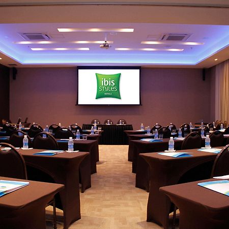 Отель Ibis Styles Brasilia Aeroporto Экстерьер фото