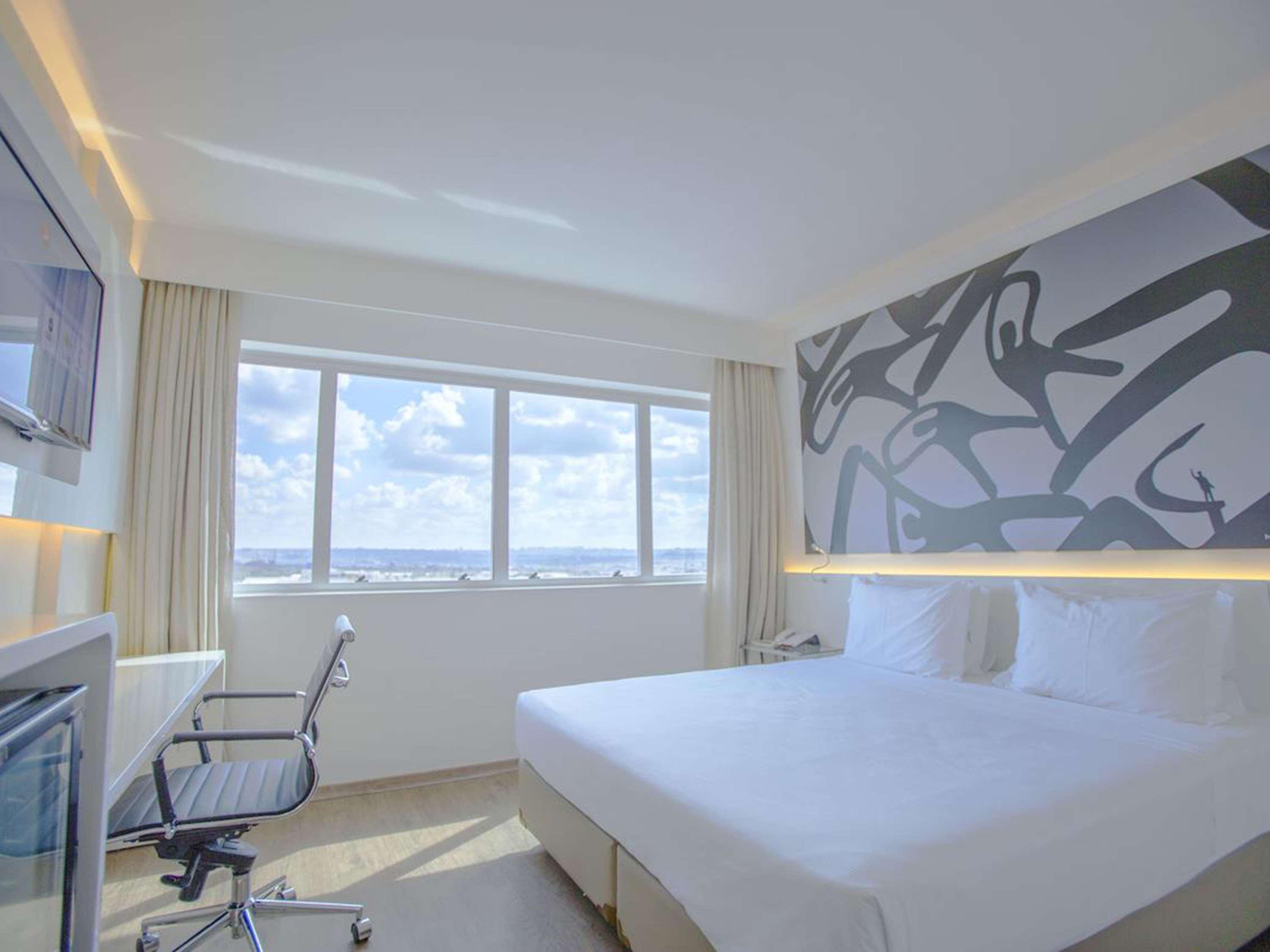 Отель Ibis Styles Brasilia Aeroporto Экстерьер фото