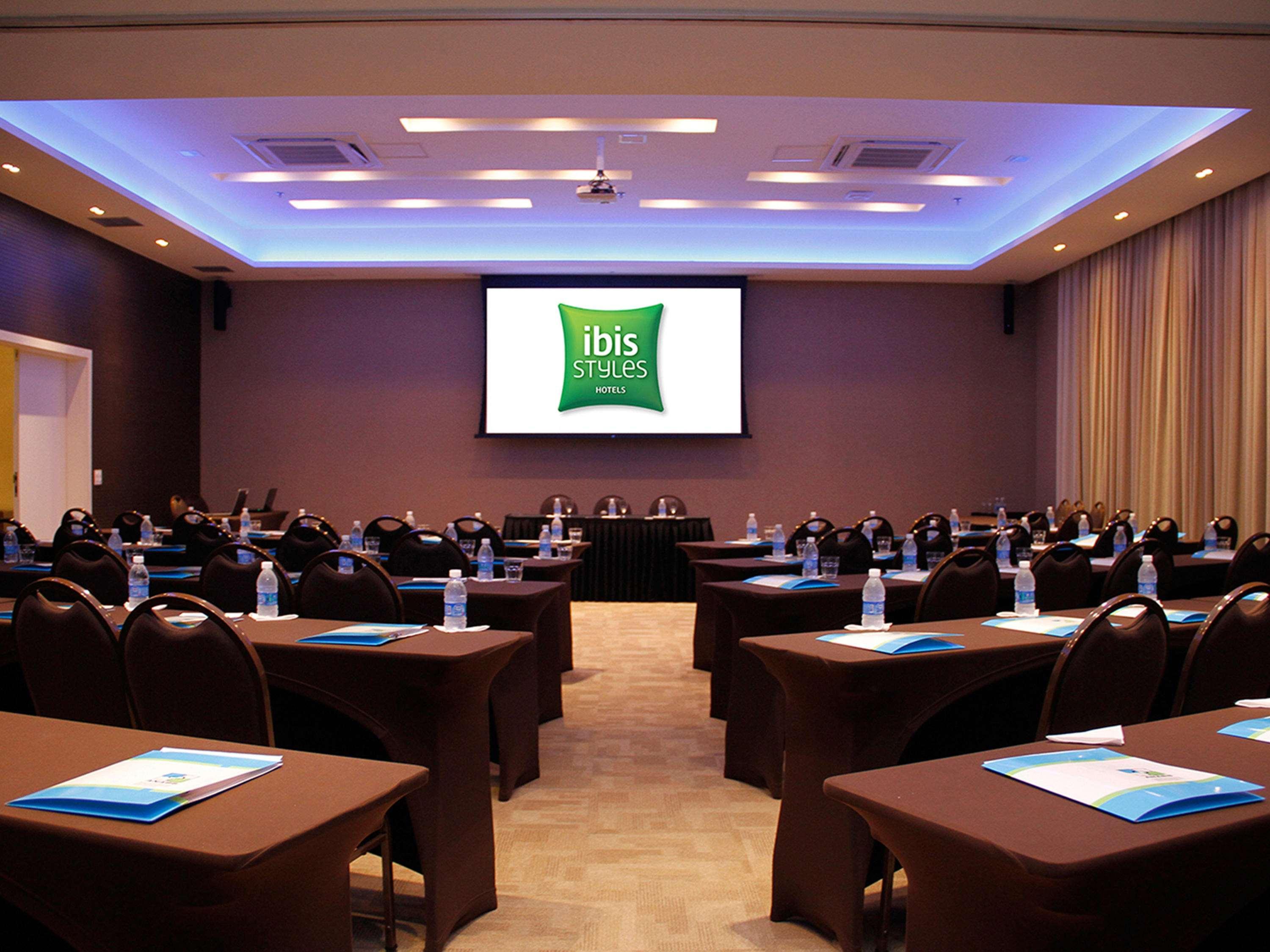 Отель Ibis Styles Brasilia Aeroporto Экстерьер фото