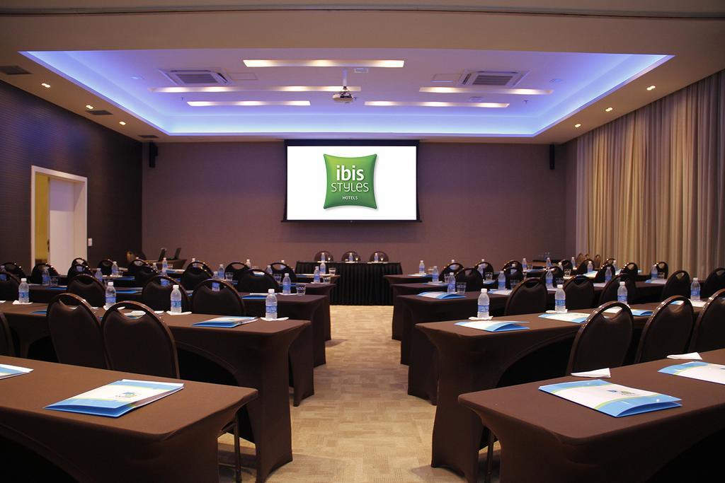 Отель Ibis Styles Brasilia Aeroporto Экстерьер фото